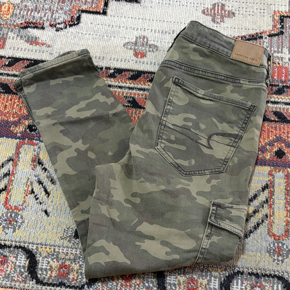 American Eagle Outfitters Olive Camo Cargo Jeggings Crop - Picture 2 of 6